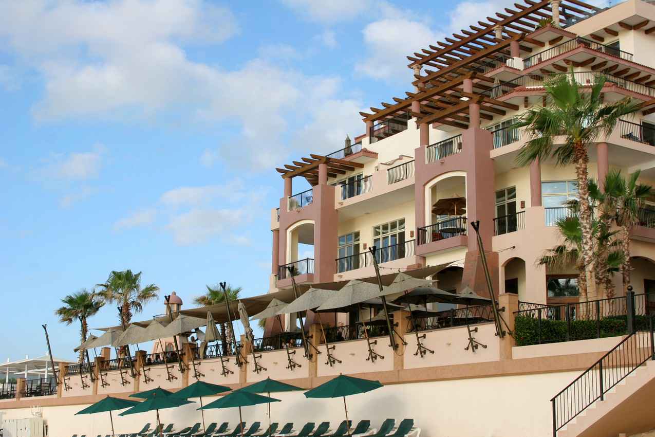 Several vacation condo rentals near the beach in Playa Del Carmen.