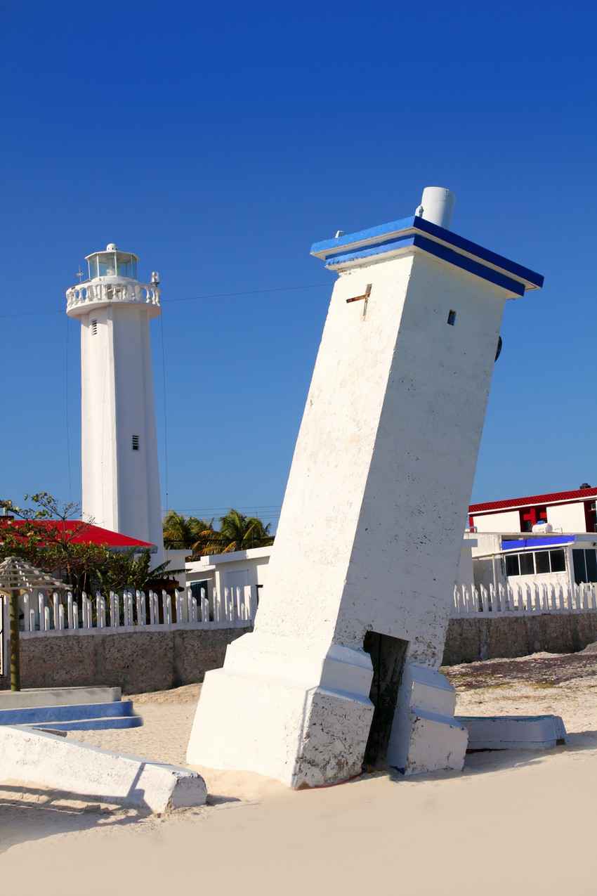Another view of the famous leaning lighthouse on the Puerto Morelos shore.