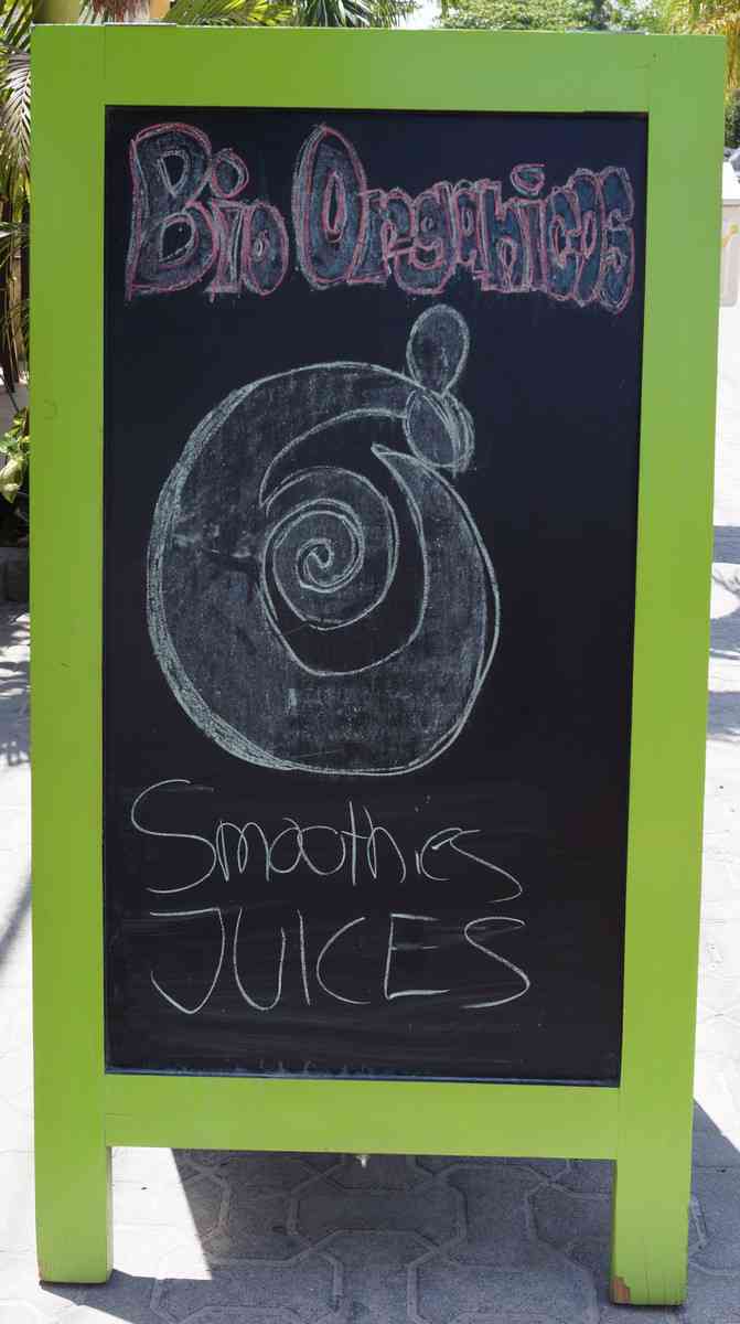Bio-Organicos smoothie juices sign.