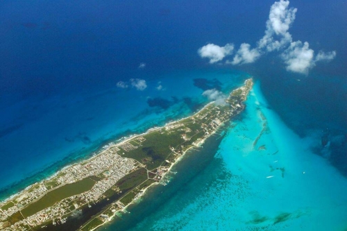 playa-del-carmen-booze-cruise-route-seen-from-the-air