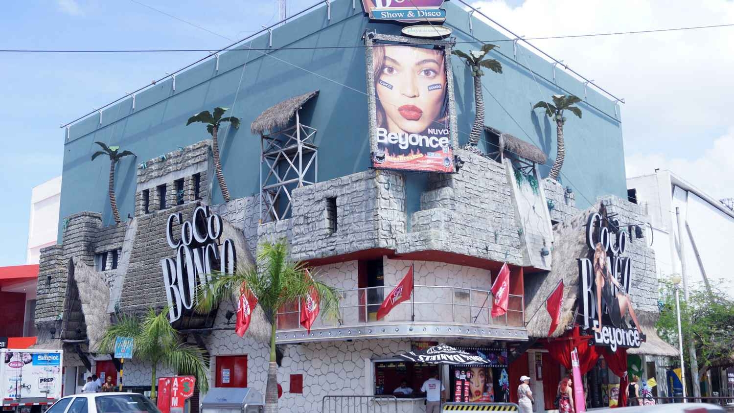 The Coco Bongo club featuring a Beyonce look-alike.